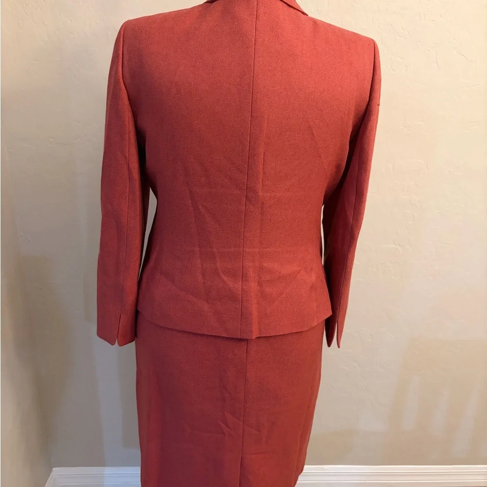 Le Suit Coral Suit with Scarf - Picture 3 of 6